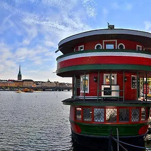 ** Botel Den Roeda Baten Zweden